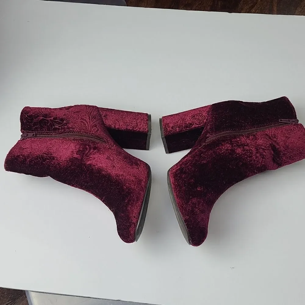 ‎Floral Women's Red Ankle Booties Size 7